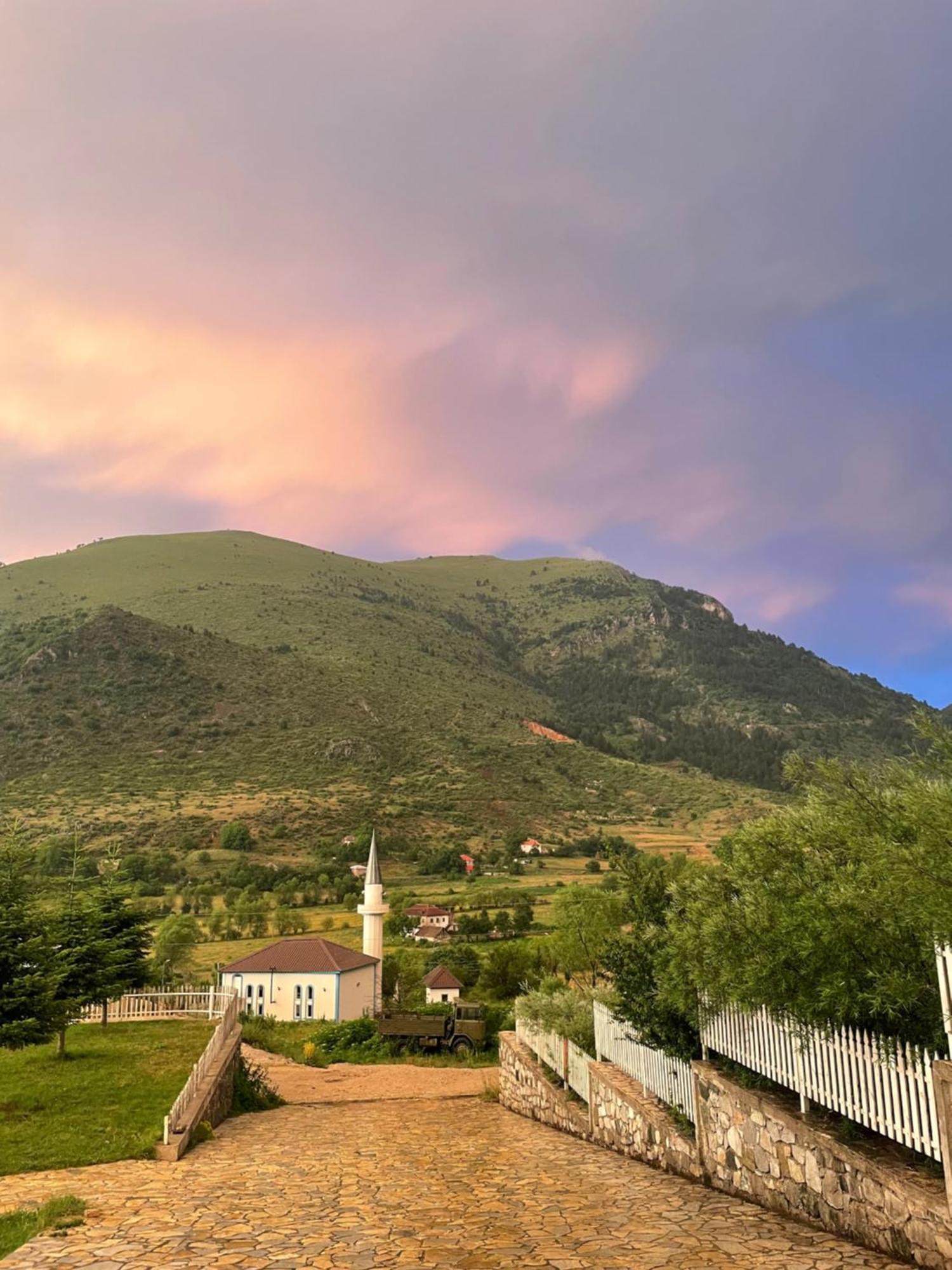 Lura Hotel Fushe-Lure Экстерьер фото