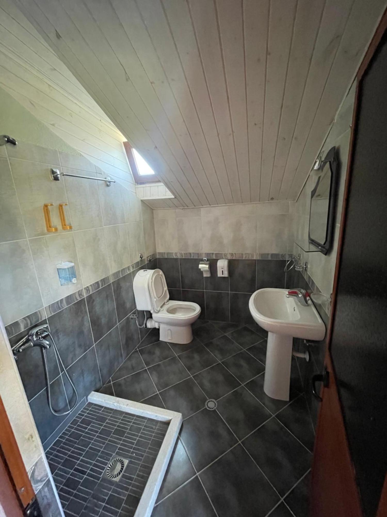 Lura Hotel Fushe-Lure Экстерьер фото
